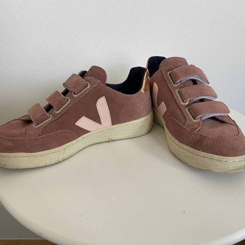 Veja V-12 Velcro Sneakers Women Sz: 36 color: dried petal